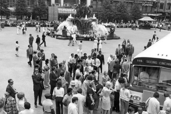 Unveiling the past recalling launch of Metro 50 years ago